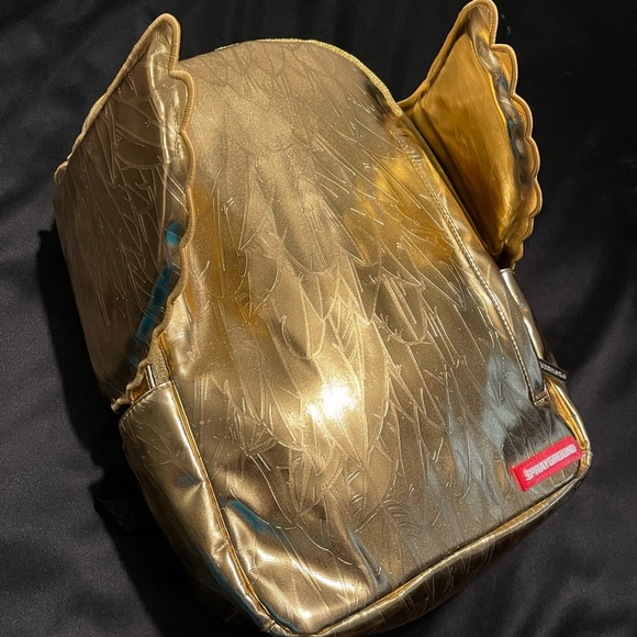 NW/OT Sprayground All Gold Wing Backpack unisex one size fits all Deadstock. - Picture 8 of 9
